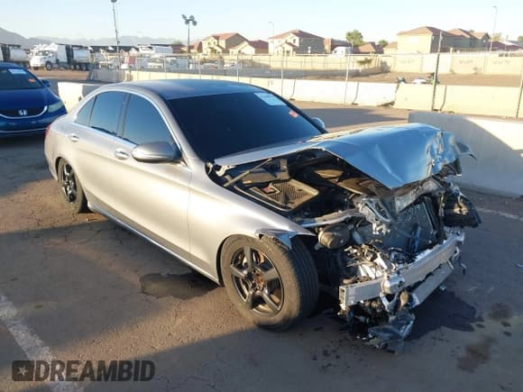 ✅ 2015 Mercedes-Benz C 300 • VIN: 55SWF4JB4FU053258 • Лот: 43498517. Опубликован ранее на IAAI с пробегом 42 905 миль. Бесплатный доступ к архиву аукционных продаж из США и подробный отчёт об истории автомобиля на DreamBid. Изображение 1.