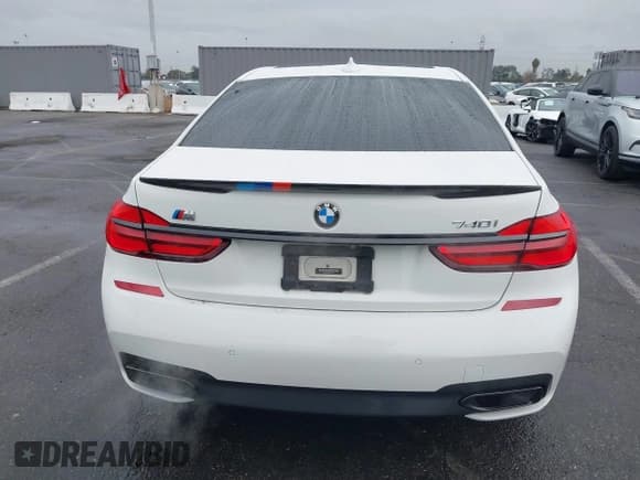 ✅ 2016 BMW 7 Series 740i • VIN: WBA7E2C56GG547033 • Lot: 43693630. Listed on IAAI with 134,884 mi. Free auction sales archive from the USA and detailed vehicle history report at DreamBid. Image 16.