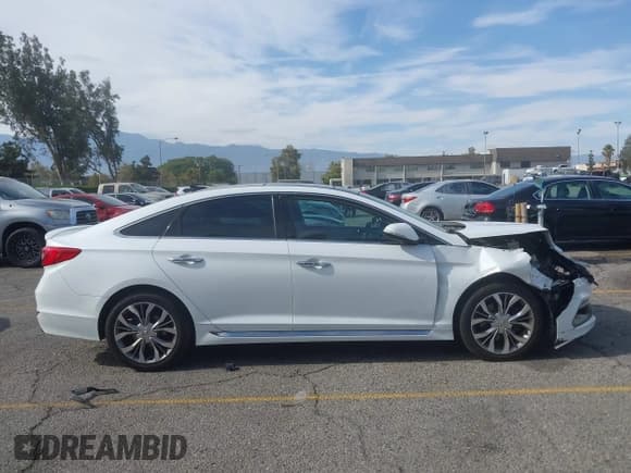 ✅ 2015 Hyundai Sonata Limited • VIN: 5NPE34AB6FH126654 • Лот: 43035296. Опубликован ранее на IAAI с пробегом 141 147 миль. Бесплатный доступ к архиву аукционных продаж из США и подробный отчёт об истории автомобиля на DreamBid. Изображение 13.