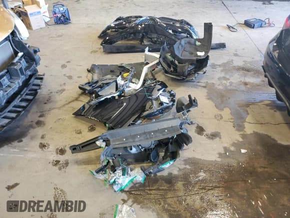 ✅ 2021 Alfa Romeo Giulia Ti Sport • VIN: ZARFANBN7M7644191 • Lot: 84884775. Listed on Copart with 42,793 mi. Free auction sales archive from the USA and detailed vehicle history report at DreamBid. Image 12.