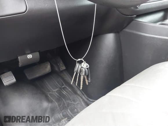 ✅ 2013 Chevrolet Express Cargo • VIN: 1GCSGAFX9D1179623 • Lot: 42405699. Wystawiony na IAAI z przebiegiem 213 830 mil. Bezpłatny archiwum sprzedaży aukcyjnych z USA i szczegółowy raport historii pojazdu na DreamBid. Zdjęcie 11.