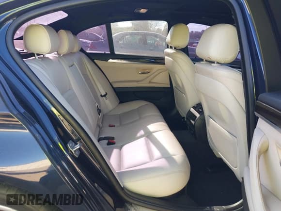 ✅ 2014 BMW 5 Series 535i • VIN: WBA5B1C58ED482050 • Lot: 43431022. Wystawiony na IAAI z przebiegiem 91 133 mil. Bezpłatny archiwum sprzedaży aukcyjnych z USA i szczegółowy raport historii pojazdu na DreamBid. Zdjęcie 8.