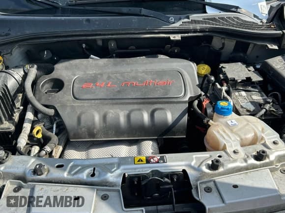 ✅ 2017 Ram ProMaster City Cargo Tradesman SLT • VIN: ZFBERFBB4H6H22471 • Lot: 91933395. Wystawiony na Copart z przebiegiem 110 650 mil. Bezpłatny archiwum sprzedaży aukcyjnych z USA i szczegółowy raport historii pojazdu na DreamBid. Zdjęcie 7.