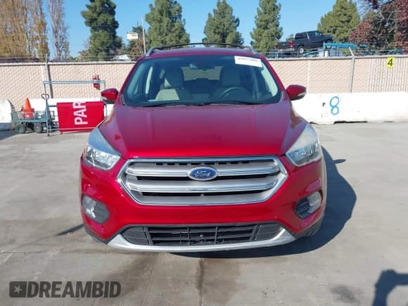 ✅ 2017 Ford Escape Titanium • VIN: 1FMCU0JD3HUC80662 • Lot: 43873809. Wystawiony na IAAI z przebiegiem 9 741 mil. Bezpłatny archiwum sprzedaży aukcyjnych z USA i szczegółowy raport historii pojazdu na DreamBid. Zdjęcie 12.