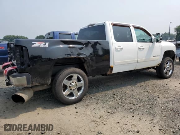 ✅ 2007 Chevrolet Silverado 2500HD 2LT • VIN: 1GCHK23677F505338 • Лот: 69451055. Опубликован ранее на Copart с пробегом 259 698 миль. Бесплатный доступ к архиву аукционных продаж из США и подробный отчёт об истории автомобиля на DreamBid. Изображение 3.