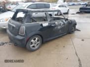 ✅ 2010 MINI Hardtop • VIN: WMWMF3C52ATU77583 • Lot: 43638072. Wystawiony na IAAI z przebiegiem Nie podano. Bezpłatny archiwum sprzedaży aukcyjnych z USA i szczegółowy raport historii pojazdu na DreamBid. Zdjęcie 4.