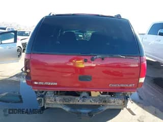 ✅ 1999 Chevrolet Blazer LS • VIN: 1GNDT13W4X2189191 • Lot: 41809068. Wystawiony na IAAI z przebiegiem 251 307 mil. Bezpłatny archiwum sprzedaży aukcyjnych z USA i szczegółowy raport historii pojazdu na DreamBid. Zdjęcie 6.