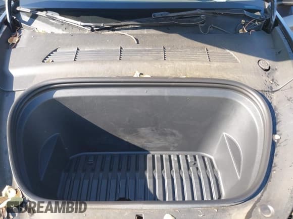 ✅ 2022 Tesla Model Y Performance • VIN: 7SAYGDEF3NF403775 • Lot: 41447872. Wystawiony na IAAI z przebiegiem 31 906 mil. Bezpłatny archiwum sprzedaży aukcyjnych z USA i szczegółowy raport historii pojazdu na DreamBid. Zdjęcie 10.