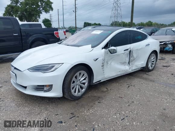 ✅ 2020 Tesla Model S Long Range • VIN: 5YJSA1E22LF353562 • Lot: 42664199. Wystawiony na IAAI z przebiegiem 49 878 mil. Bezpłatny archiwum sprzedaży aukcyjnych z USA i szczegółowy raport historii pojazdu na DreamBid. Zdjęcie 20.