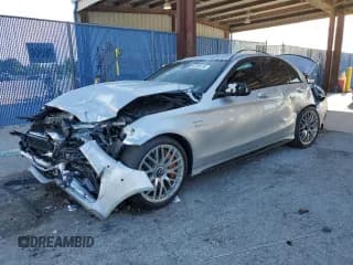 ✅ 2017 Mercedes-Benz C 63 S AMG • VIN: 55SWF8HB6HU217027 • Lot: 62380785. Wystawiony na Copart z przebiegiem 32 222 mil. Bezpłatny archiwum sprzedaży aukcyjnych z USA i szczegółowy raport historii pojazdu na DreamBid. Zdjęcie 1.
