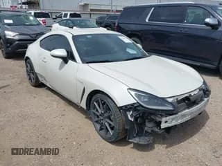 ✅ 2023 Subaru BRZ Limited • VIN: JF1ZDBF11P8706208 • Lot: 42636851. Wystawiony na IAAI z przebiegiem 26 973 mil. Bezpłatny archiwum sprzedaży aukcyjnych z USA i szczegółowy raport historii pojazdu na DreamBid. Zdjęcie 1.