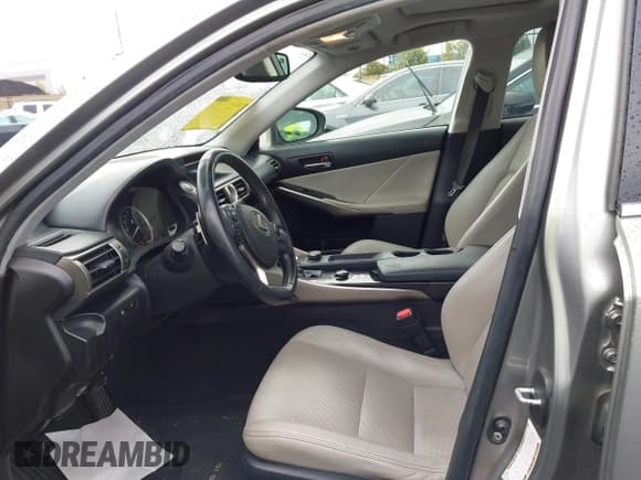 ✅ 2014 Lexus IS 250 • VIN: JTHBF1D29E5014075 • Lot: 43734365. Wystawiony na IAAI z przebiegiem 153 002 mil. Bezpłatny archiwum sprzedaży aukcyjnych z USA i szczegółowy raport historii pojazdu na DreamBid. Zdjęcie 5.