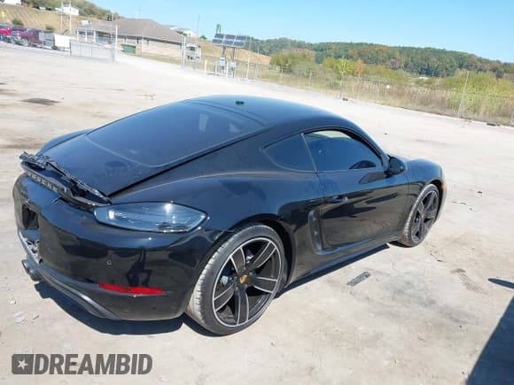 ✅ 2018 Porsche 718 Cayman • VIN: WP0AA2A83JK261002 • Lot: 43261804. Listed on IAAI with 38,821 mi. Free auction sales archive from the USA and detailed vehicle history report at DreamBid. Image 4.