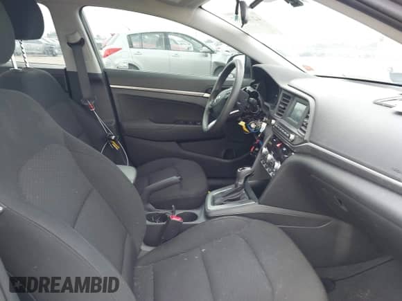 2020 Hyundai Elantra SE z VIN 5NPD74LF8LH526923, wystawiony jako IAAI lot #42728002 z przebiegiem 79 000 mil mil oraz . Historia ofert i sprzedaży dostępna na DreamBid. Obrazek 5.