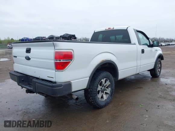 ✅ 2012 Ford F-150 XL • VIN: 1FTMF1CM4CKE25654 • Лот: 41961898. Опубликован ранее на IAAI с пробегом 288 253 миль. Бесплатный доступ к архиву аукционных продаж из США и подробный отчёт об истории автомобиля на DreamBid. Изображение 4.