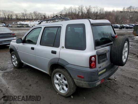 ✅ 2002 Land Rover Freelander • VIN: SALNY22282A221361 • Lot: 46942425. Listed on Copart with 166,475 mi. Free auction sales archive from the USA and detailed vehicle history report at DreamBid. Image 2.