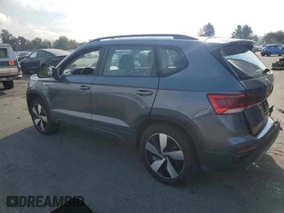 ✅ 2024 Volkswagen Taos S • VIN: 3VV8X7B27RM041615 • Лот: 80707095. Опубликован ранее на Copart с пробегом 10 423 миль. Бесплатный доступ к архиву аукционных продаж из США и подробный отчёт об истории автомобиля на DreamBid. Изображение 2.
