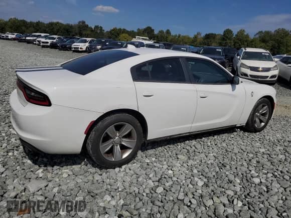 2015 Dodge Charger SXT с VIN 2C3CDXHG9FH824261, выставлен на аукционе Copart как лот 83818045 с пробегом 220 079 миль миль и Чистый • Clean title. История ставок и продаж доступна на DreamBid. Изображение 3.