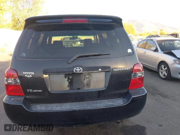 ✅ 2006 Toyota Highlander Limited • VIN: JTEEP21A860181356 • Лот: 43692021. Опубликован ранее на IAAI с пробегом 212 309 миль. Бесплатный доступ к архиву аукционных продаж из США и подробный отчёт об истории автомобиля на DreamBid. Изображение 17.