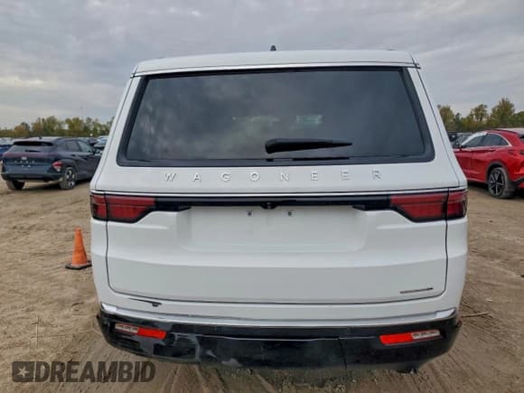 ✅ 2024 Jeep Wagoneer Series II • VIN: 1C4SJVBPXRS171241 • Лот: 95904875. Опубликован ранее на Copart с пробегом 31 977 миль. Бесплатный доступ к архиву аукционных продаж из США и подробный отчёт об истории автомобиля на DreamBid. Изображение 6.