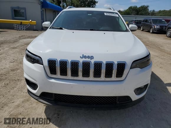 ✅ 2020 Jeep Cherokee Latitude Plus • VIN: 1C4PJMLB4LD564201 • Lot: 82052435. Wystawiony na Copart z przebiegiem 89 346 mil. Bezpłatny archiwum sprzedaży aukcyjnych z USA i szczegółowy raport historii pojazdu na DreamBid. Zdjęcie 5.