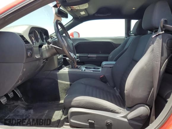 ✅ 2014 Dodge Challenger R/T 100th Anniversary Appearance • VIN: 2C3CDYBT2EH261306 • Lot: 60850764. Wystawiony na Copart z przebiegiem 109 145 mil. Bezpłatny archiwum sprzedaży aukcyjnych z USA i szczegółowy raport historii pojazdu na DreamBid. Zdjęcie 7.