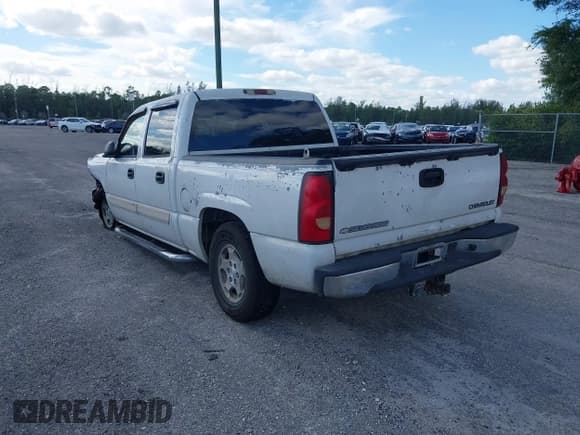 ✅ 2004 Chevrolet Silverado 1500 LT • VIN: 2GCEC13T241402685 • Лот: 43560172. Опубликован ранее на IAAI с пробегом 401 000 миль. Бесплатный доступ к архиву аукционных продаж из США и подробный отчёт об истории автомобиля на DreamBid. Изображение 3.