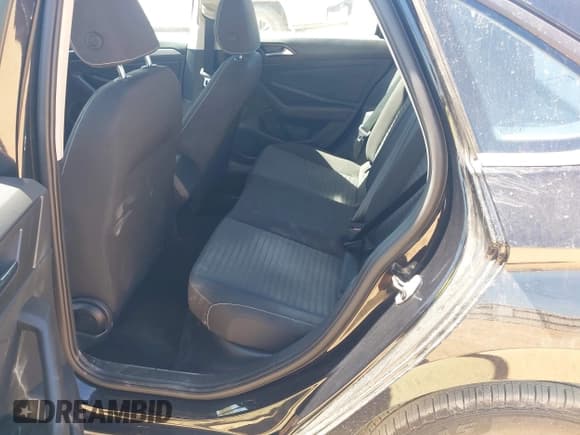 ✅ 2024 Volkswagen Jetta S • VIN: 3VW5M7BU4RM057716 • Lot: 43267088. Listed on IAAI with 37,568 mi. Free auction sales archive from the USA and detailed vehicle history report at DreamBid. Image 8.