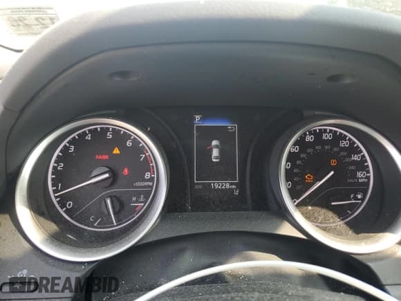 ✅ 2021 Toyota Camry LE • VIN: 4T1C11AK5MU569744 • Lot: 65592165. Wystawiony na Copart z przebiegiem 19 228 mil. Bezpłatny archiwum sprzedaży aukcyjnych z USA i szczegółowy raport historii pojazdu na DreamBid. Zdjęcie 9.