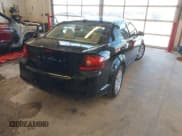 ✅ 2012 Dodge Avenger SE • VIN: 1C3CDZABXCN155981 • Lot: 41235199. Wystawiony na IAAI z przebiegiem 219 937 mil. Bezpłatny archiwum sprzedaży aukcyjnych z USA i szczegółowy raport historii pojazdu na DreamBid. Zdjęcie 4.