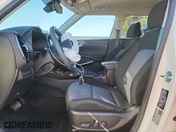 ✅ 2025 Kia Soul LX • VIN: KNDJ23AU8S7269228 • Lot: 69691085. Listed on Copart with 5,447 mi. Free auction sales archive from the USA and detailed vehicle history report at DreamBid. Image 7.