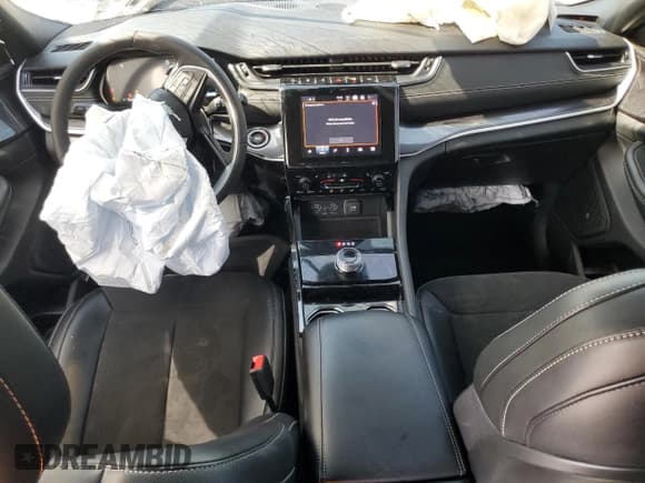 ✅ 2023 Jeep Grand Cherokee Altitude • VIN: 1C4RJJAG1P8794332 • Лот: 68741305. Опубликован ранее на Copart с пробегом 26 429 миль. Бесплатный доступ к архиву аукционных продаж из США и подробный отчёт об истории автомобиля на DreamBid. Изображение 8.