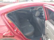 ✅ 2017 Hyundai Elantra SE • VIN: KMHD84LF4HU061160 • Lot: 43280786. Wystawiony na IAAI z przebiegiem 52 240 mil. Bezpłatny archiwum sprzedaży aukcyjnych z USA i szczegółowy raport historii pojazdu na DreamBid. Zdjęcie 8.