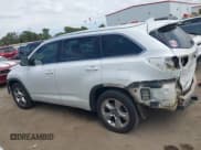 ✅ 2016 Toyota Highlander Limited • VIN: 5TDYKRFH0GS140409 • Lot: 43298949. Listed on IAAI with 196,429 mi. Free auction sales archive from the USA and detailed vehicle history report at DreamBid. Image 15.