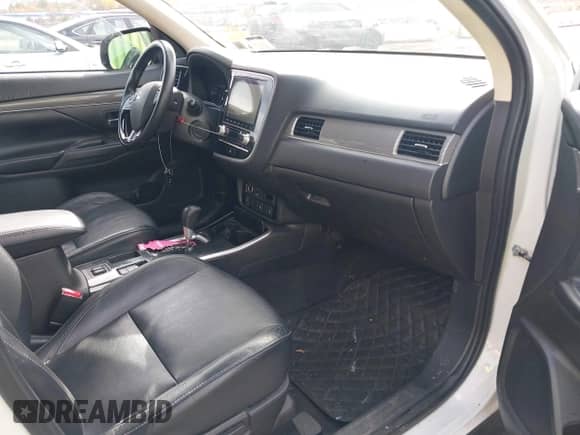 2020 Mitsubishi Outlander SE с VIN JA4AD3A34LZ034066, выставлен на аукционе IAAI как лот 43452420 с пробегом 104 533 миль миль и . История ставок и продаж доступна на DreamBid. Изображение 5.