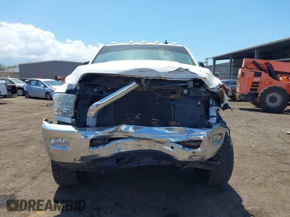 ✅ 2018 Ram 2500 Big Horn • VIN: 3C6UR5ML8JG233489 • Lot: 41915497. Wystawiony na IAAI z przebiegiem 43 381 mil. Bezpłatny archiwum sprzedaży aukcyjnych z USA i szczegółowy raport historii pojazdu na DreamBid. Zdjęcie 6.