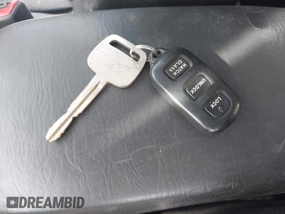 ✅ 2006 Pontiac Vibe • VIN: 5Y2SM65836Z411864 • Lot: 41876580. Listed on IAAI with 131,455 mi. Free auction sales archive from the USA and detailed vehicle history report at DreamBid. Image 11.