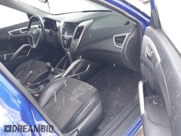 ✅ 2014 Hyundai Veloster • VIN: KMHTC6AD0EU186563 • Lot: 41572856. Wystawiony na IAAI z przebiegiem 156 227 mil. Bezpłatny archiwum sprzedaży aukcyjnych z USA i szczegółowy raport historii pojazdu na DreamBid. Zdjęcie 5.