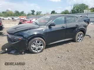 2024 Dodge Hornet R/T z VIN ZACPDFCW7R3A14417, wystawiony jako Copart lot #55944915 z przebiegiem 24 861 mil mil oraz Szkoda całkowita • Salvage title. Historia ofert i sprzedaży dostępna na DreamBid. Obrazek 1.