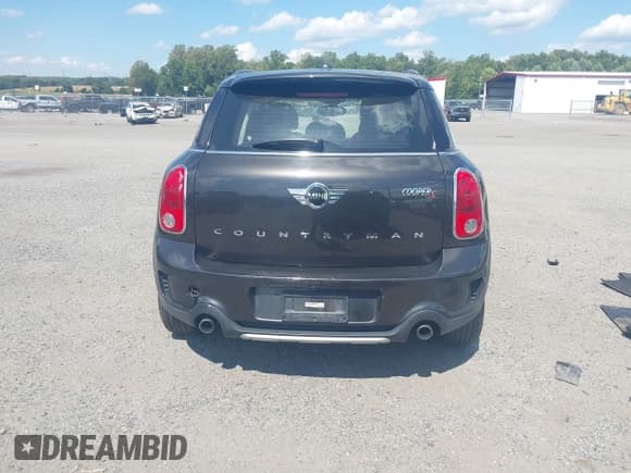 ✅ 2015 MINI Countryman S • VIN: WMWZC5C5XFWT38155 • Lot: 43134965. Listed on IAAI with 190,711 mi. Free auction sales archive from the USA and detailed vehicle history report at DreamBid. Image 16.