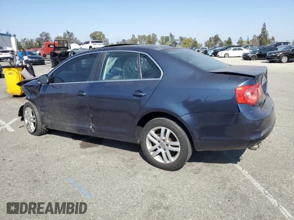 ✅ 2007 Volkswagen Jetta 2.5 • VIN: 3VWSG71K47M024416 • Лот: 58433025. Опубликован ранее на Copart с пробегом Не указан. Бесплатный доступ к архиву аукционных продаж из США и подробный отчёт об истории автомобиля на DreamBid. Изображение 2.