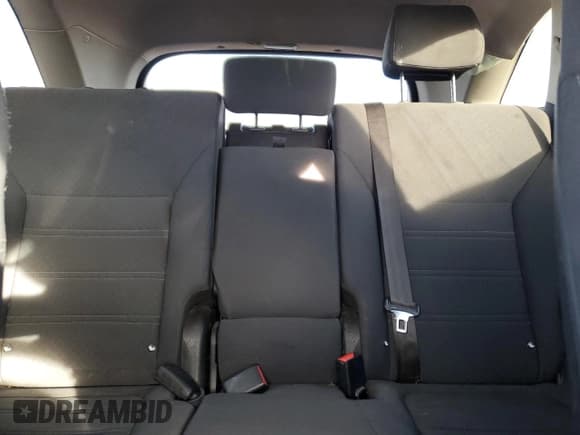 ✅ 2018 Kia Sorento L • VIN: 5XYPG4A35JG412212 • Lot: 86262505. Listed on Copart with 116,818 mi. Free auction sales archive from the USA and detailed vehicle history report at DreamBid. Image 10.