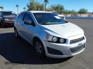 2013 Chevrolet Sonic LT with VIN 1G1JC5SH1D4114821, listed as a IAAI auction lot 43369517 with 152,476 mi miles and . Bid and sale history available at DreamBid. Image 1.