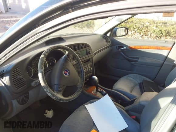 ✅ 2005 Saab 9-3 Arc • VIN: YS3FD49Y851054641 • Lot: 43789677. Listed on IAAI with 106,504 mi. Free auction sales archive from the USA and detailed vehicle history report at DreamBid. Image 5.