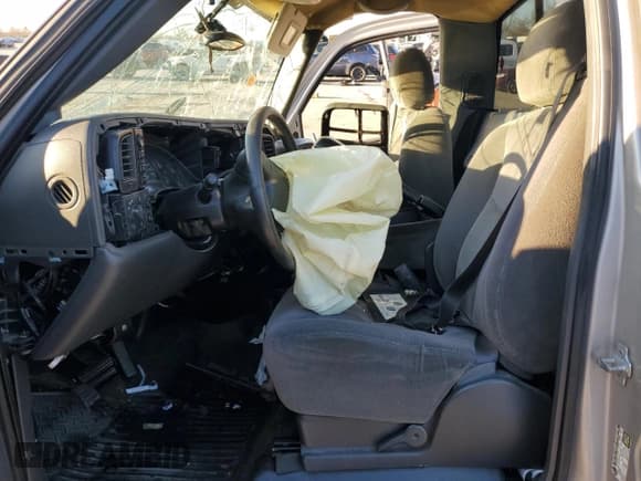 ✅ 2005 Chevrolet Silverado 1500 Z71 • VIN: 1GCEK14T15Z164788 • Лот: 83642594. Опубликован ранее на Copart с пробегом Не указан. Бесплатный доступ к архиву аукционных продаж из США и подробный отчёт об истории автомобиля на DreamBid. Изображение 7.