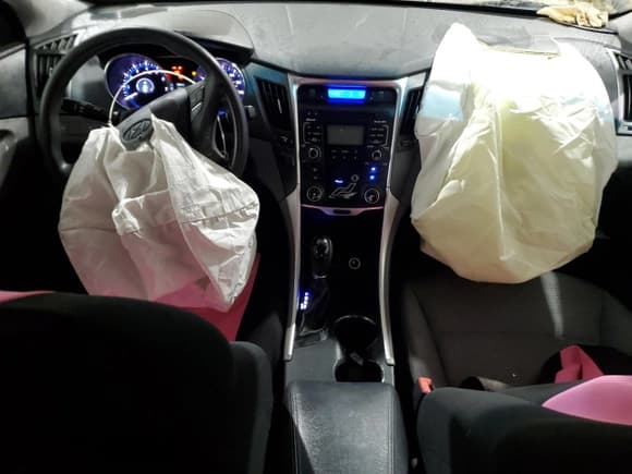 ✅ 2011 Hyundai Sonata GLS • VIN: 5NPEB4AC5BH052939 • Lot: 73185634. Wystawiony na Copart z przebiegiem 201 919 mil. Bezpłatny archiwum sprzedaży aukcyjnych z USA i szczegółowy raport historii pojazdu na DreamBid. Zdjęcie 8.