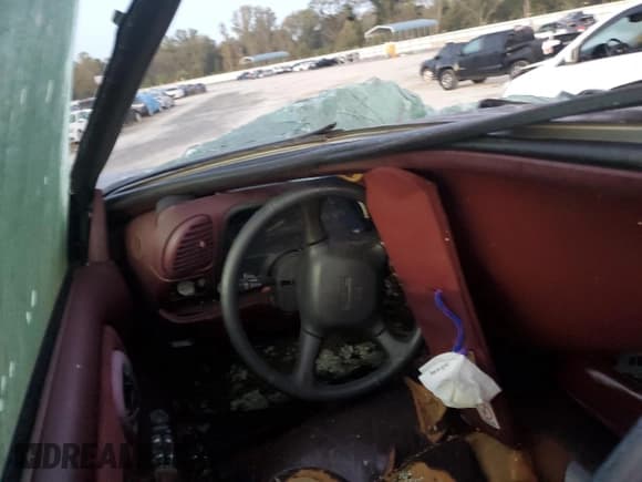 ✅ 1999 GMC Suburban • VIN: 1GKFK16RXXJ734234 • Лот: 74974834. Опубликован ранее на Copart с пробегом Не указан. Бесплатный доступ к архиву аукционных продаж из США и подробный отчёт об истории автомобиля на DreamBid. Изображение 9.