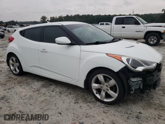 ✅ 2013 Hyundai Veloster w/Gray Int • VIN: KMHTC6AD5DU103563 • Lot: 70895864. Wystawiony na Copart z przebiegiem 86 651 mil. Bezpłatny archiwum sprzedaży aukcyjnych z USA i szczegółowy raport historii pojazdu na DreamBid. Zdjęcie 4.
