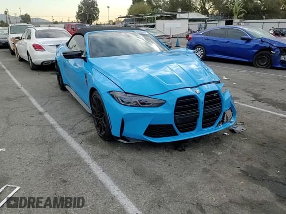 ✅ 2024 BMW M4 Competition xDrive • VIN: WBS33BA09RCP19220 • Lot: 84696084. Listed on Copart with 10,076 mi. Free auction sales archive from the USA and detailed vehicle history report at DreamBid. Image 11.