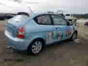 2009 Hyundai Accent Auto GS z VIN KMHCM36CX9U117686, wystawiony jako Copart lot #71089494 z przebiegiem 276 506 mil mil oraz Szkoda całkowita • Salvage title. Historia ofert i sprzedaży dostępna na DreamBid. Obrazek 3.